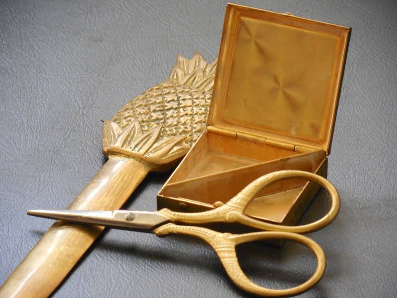 Vente de bijoux anciens par des antiquaires professionnels à Marseille